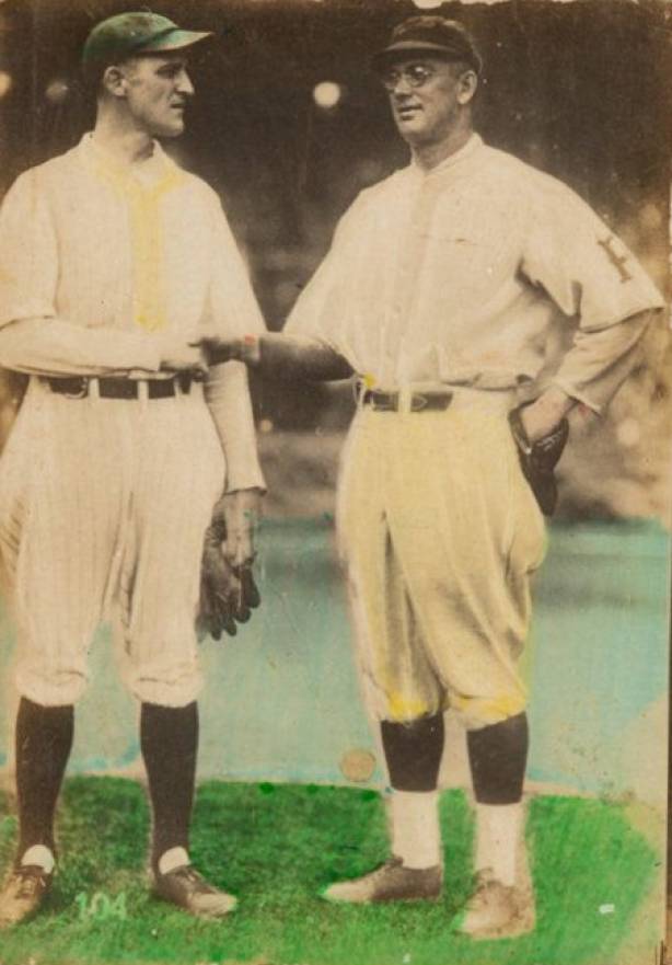 1928 Tabacalera La Morena  Herb Pennock/Lee Meadows #104 Baseball Card